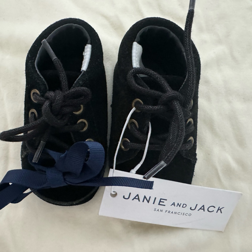 NWT Janie and jack sneaker